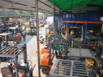 成都工程機(jī)械市場(chǎng)新動(dòng)態(tài) 全新二手內(nèi)燃電動(dòng)叉車(chē)轉(zhuǎn)讓與租賃服務(wù)全面解析